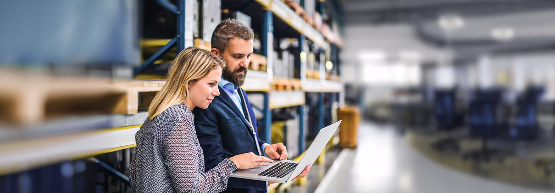 SCM Champs SAP consultant reviewing global logistics